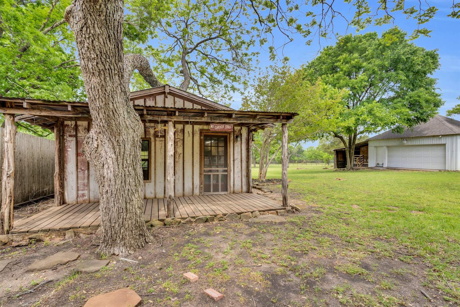 529 North Grand Avenue, Waxahachie, TX 75165