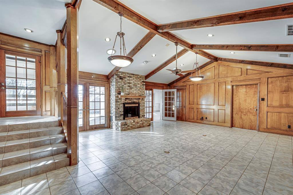 529 North Grand Avenue, Waxahachie, TX 75165