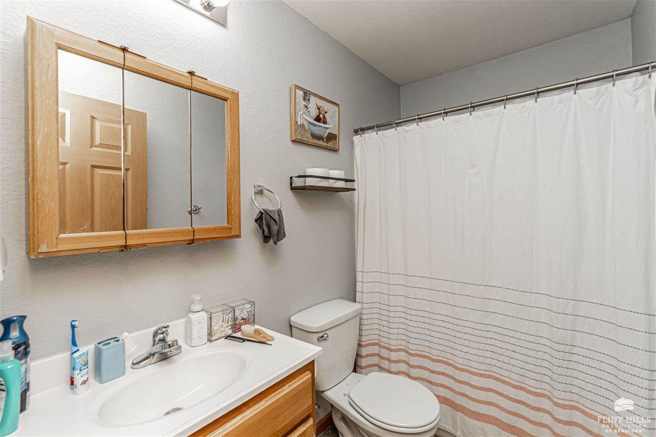 621 Jerry Drive, Junction City, KS 66441