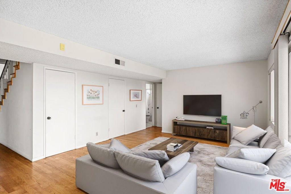 3024 Haven Way, Burbank, CA 91504