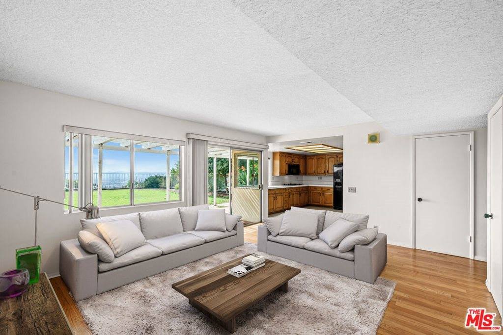 3024 Haven Way, Burbank, CA 91504