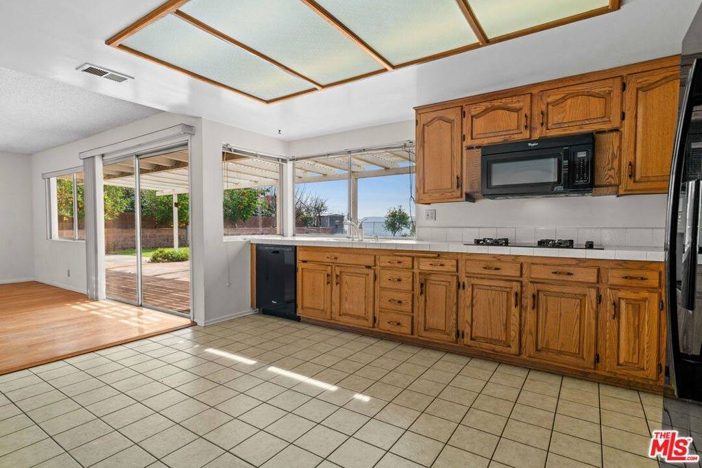 3024 Haven Way, Burbank, CA 91504