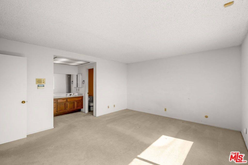 3024 Haven Way, Burbank, CA 91504