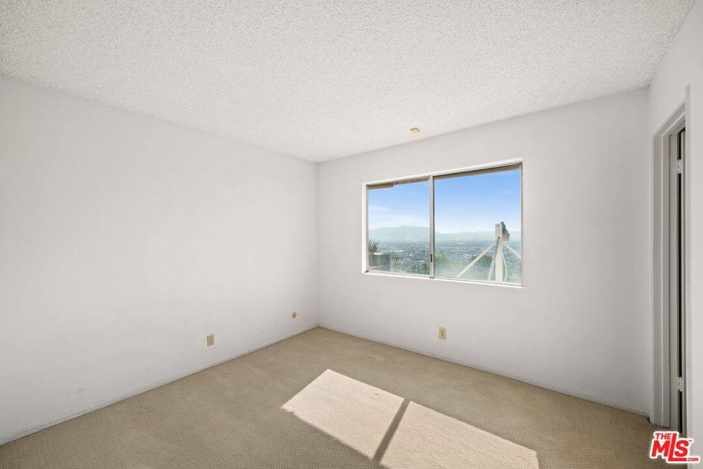 3024 Haven Way, Burbank, CA 91504