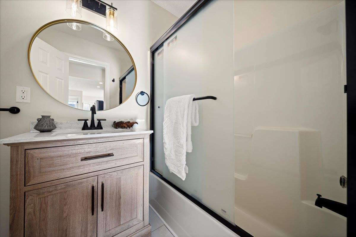 12209 E 89th St, Kansas City, MO 64138