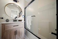 12209 E 89th St, Kansas City, MO 64138