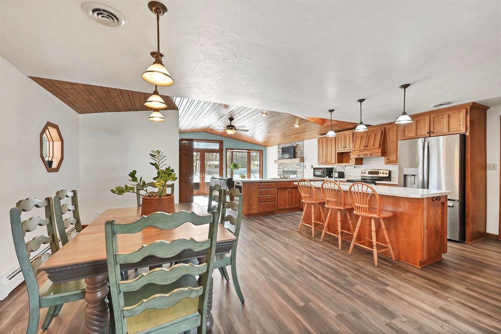 1138 Anchor Drive, Green Bay, WI 54313