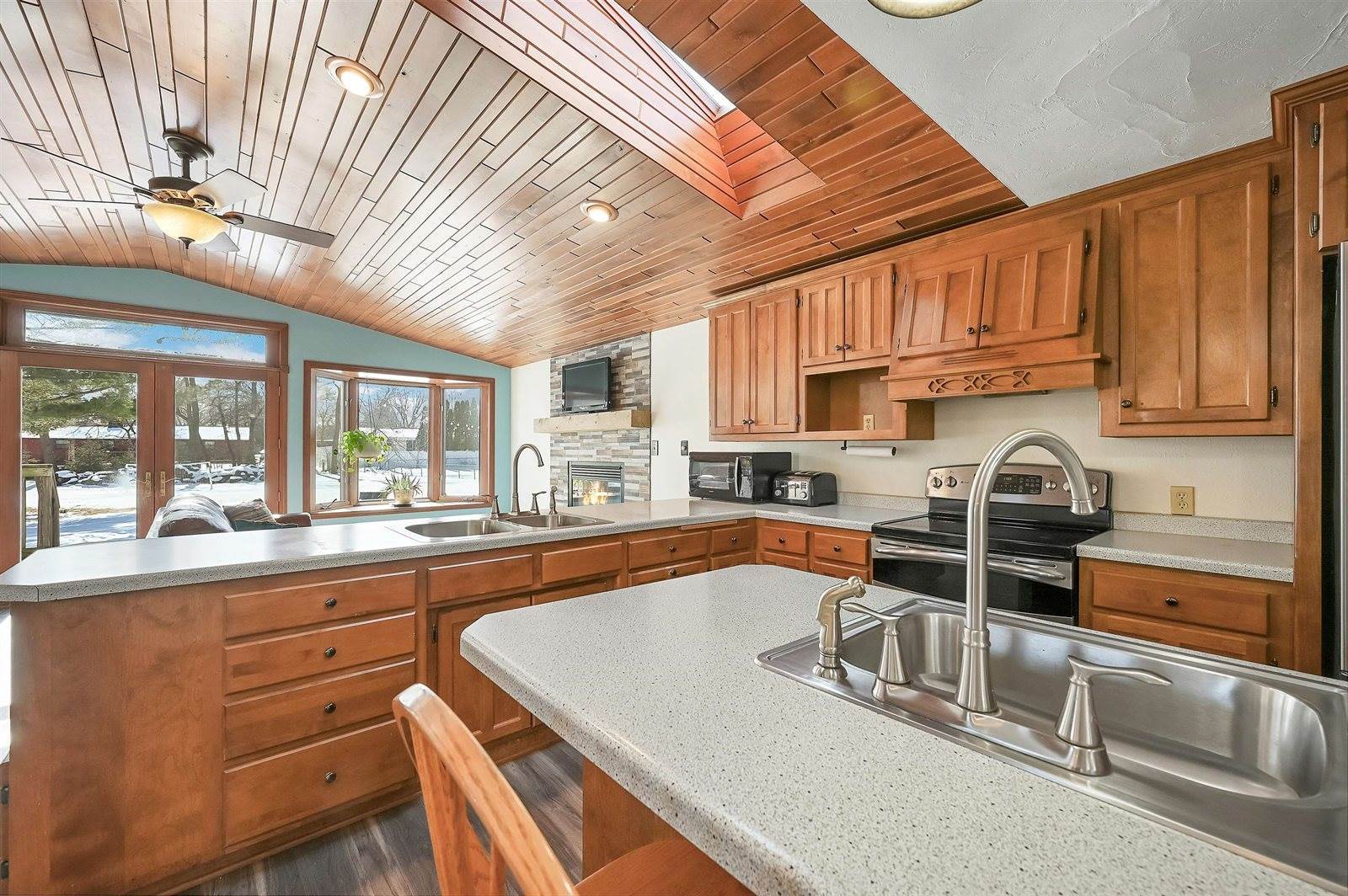 1138 Anchor Drive, Green Bay, WI 54313