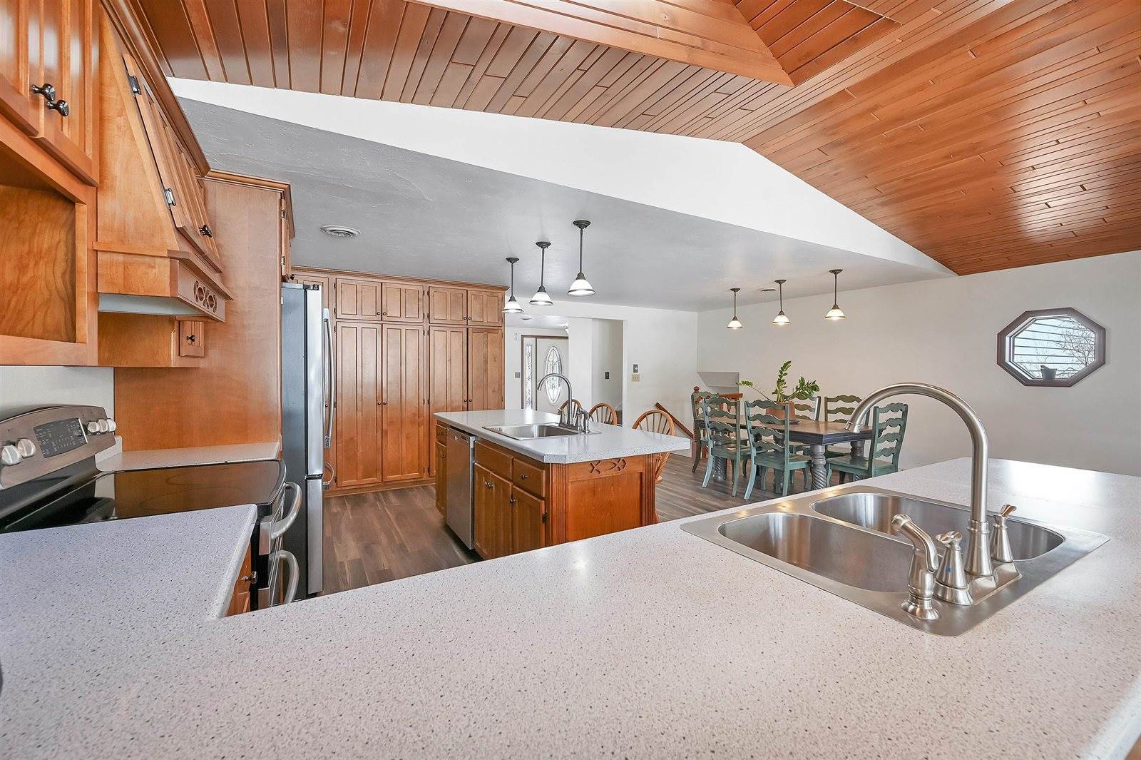 1138 Anchor Drive, Green Bay, WI 54313