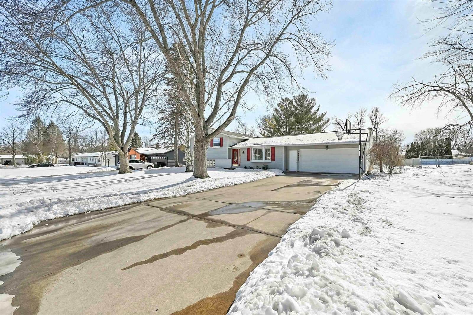 1138 Anchor Drive, Green Bay, WI 54313