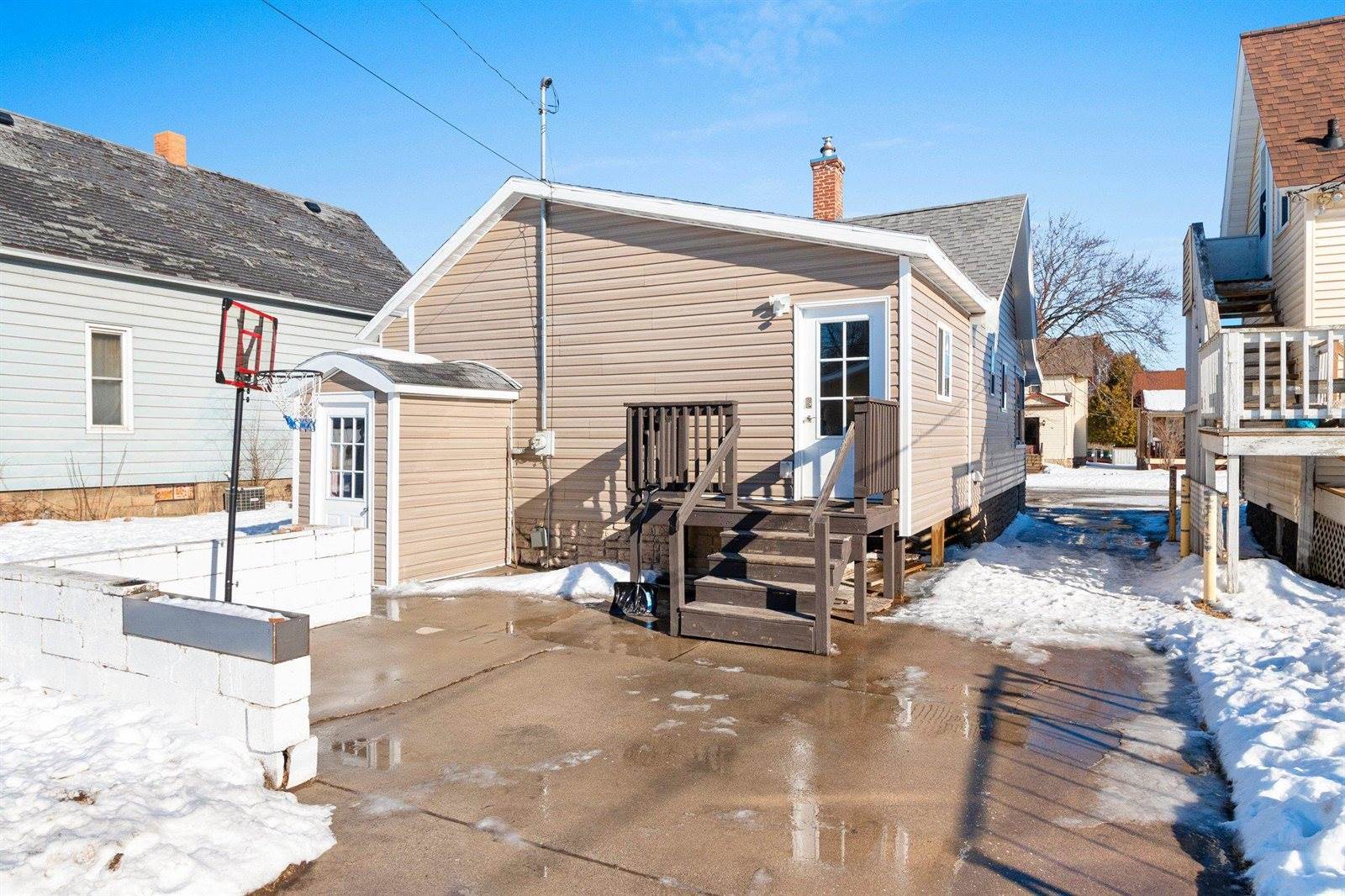 719 Terrace Avenue, Marinette, WI 54143