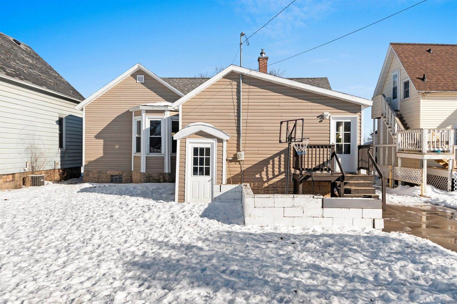 719 Terrace Avenue, Marinette, WI 54143