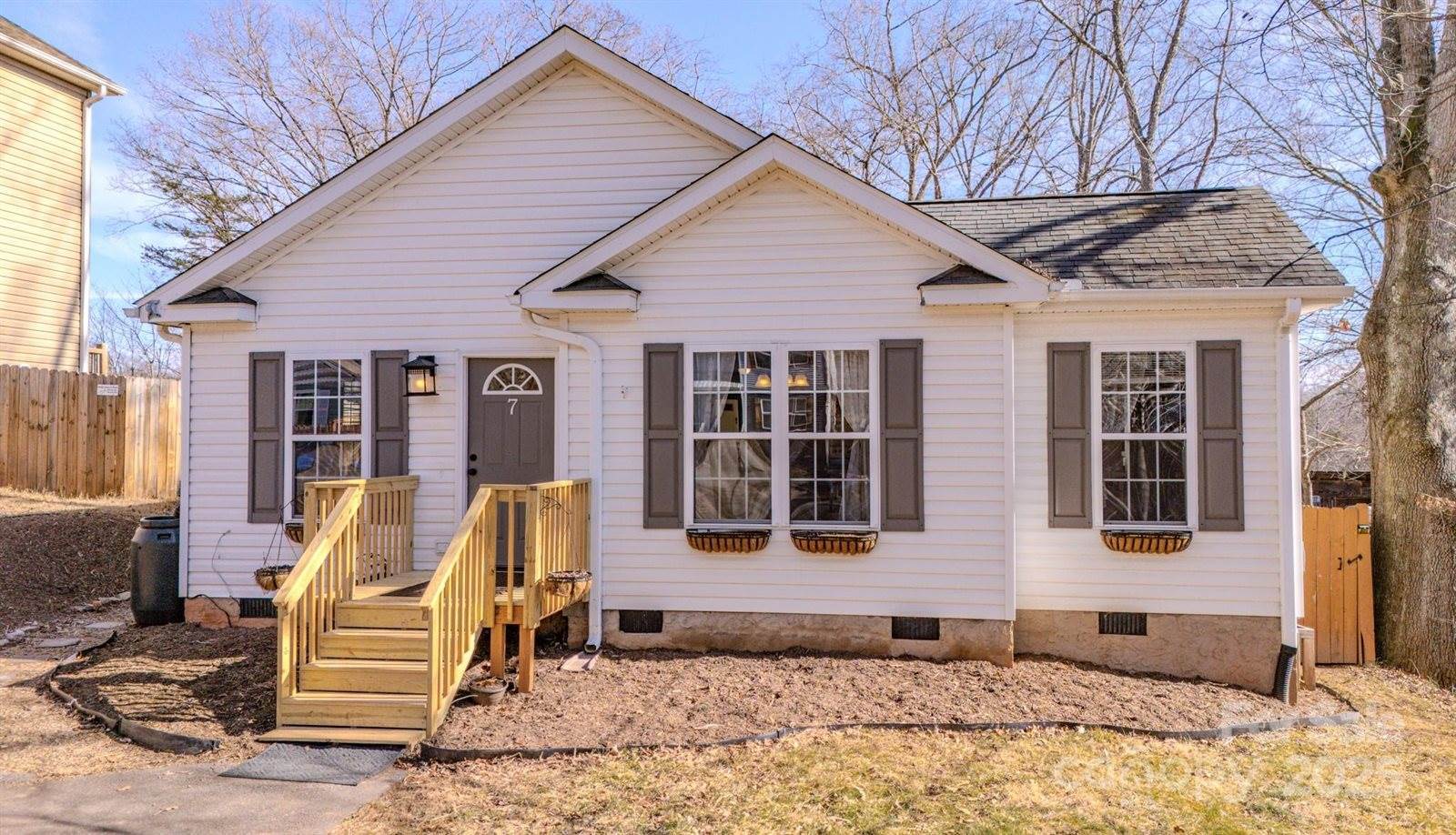 7 Spring Drive, Asheville, NC 28806