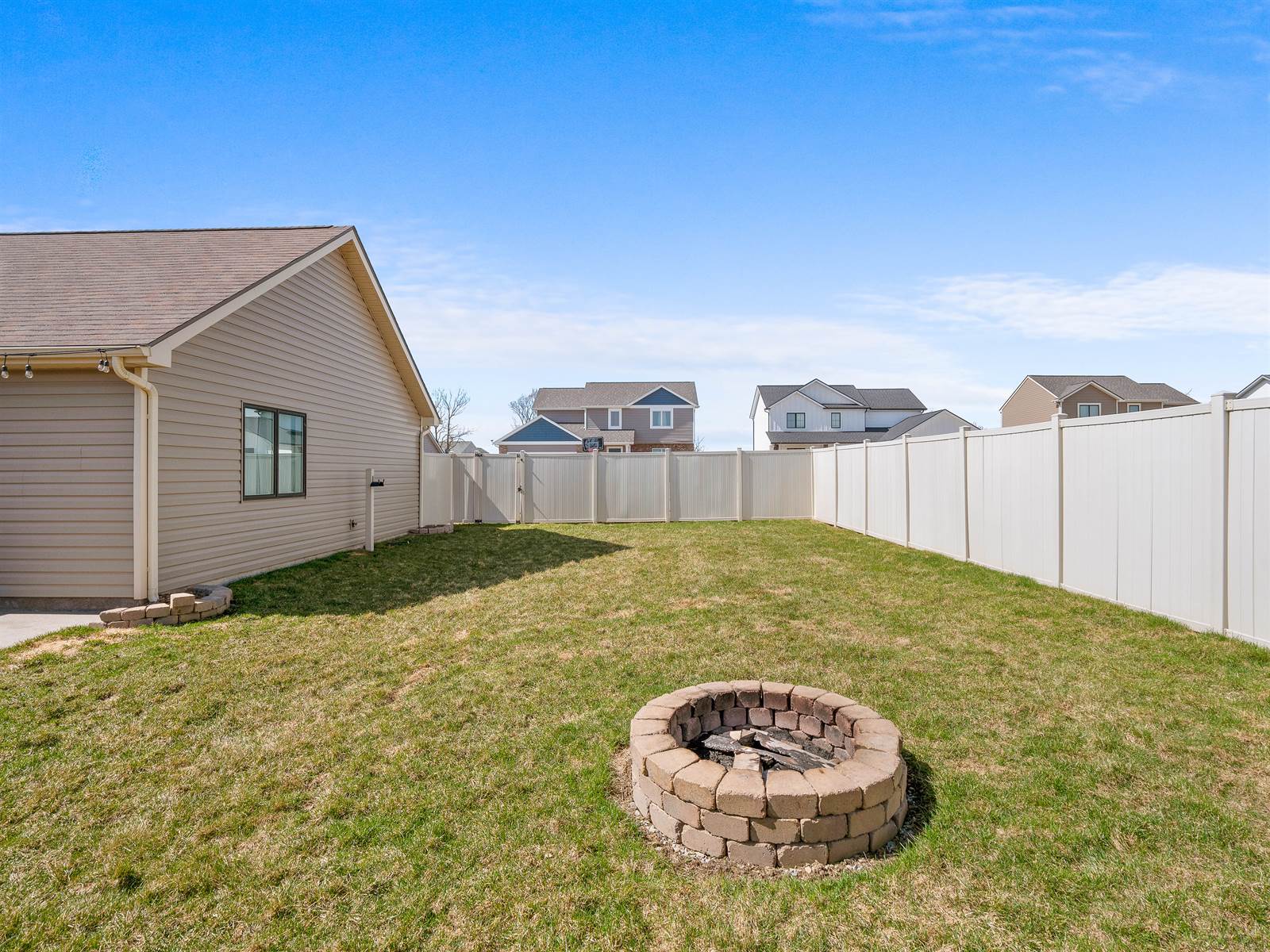 13676 Palmetto Pass, Fort Wayne, IN 46814