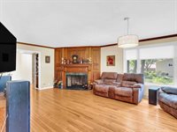 605 S Adams Avenue, Marshfield, WI 54449