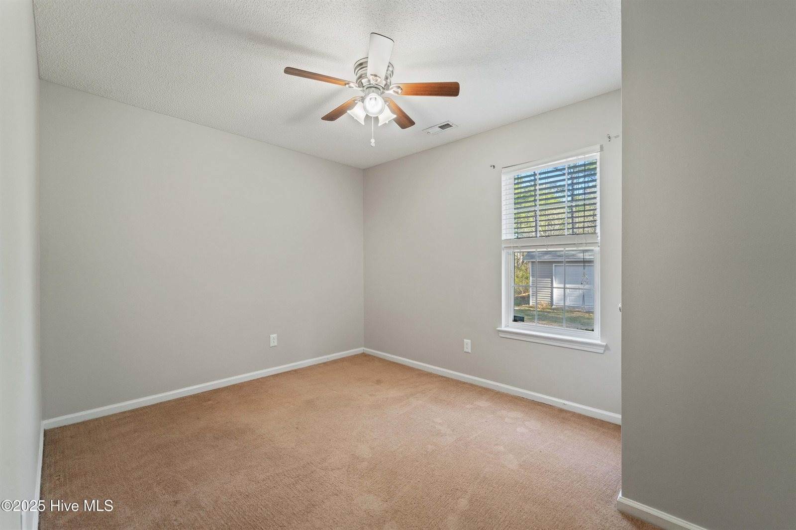 208 Blueberry Court, Hubert, NC 28539