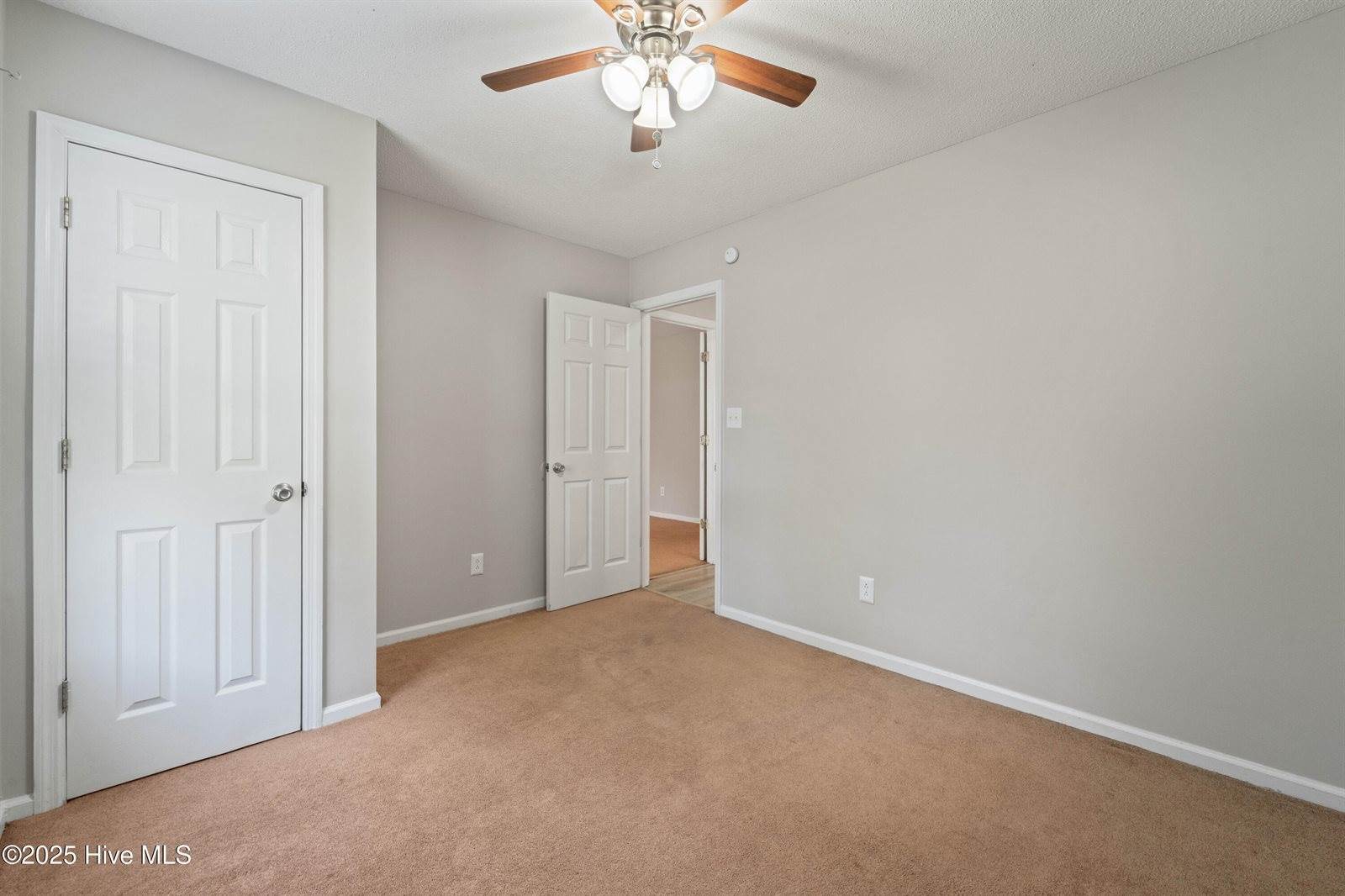 208 Blueberry Court, Hubert, NC 28539