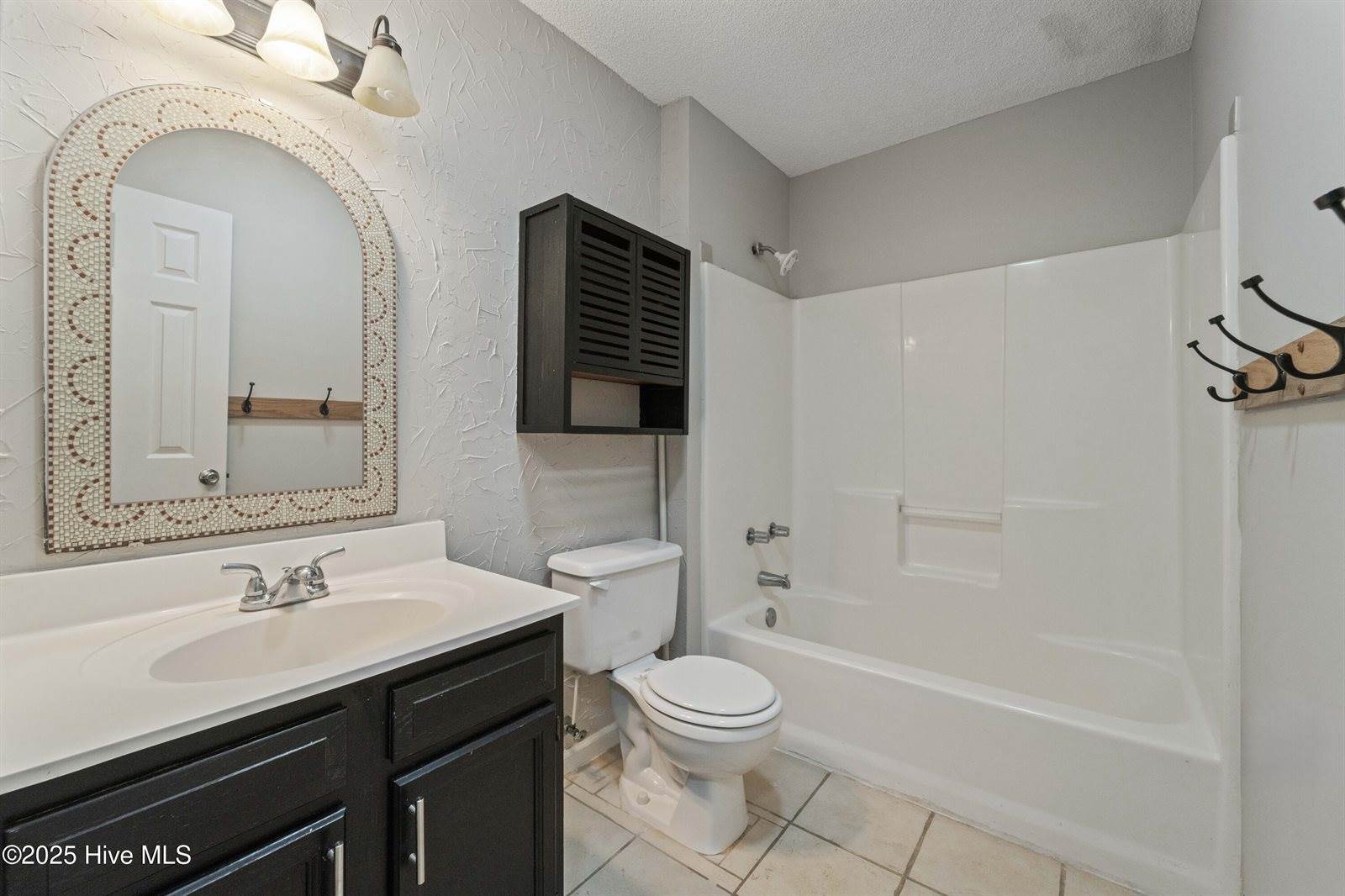 208 Blueberry Court, Hubert, NC 28539