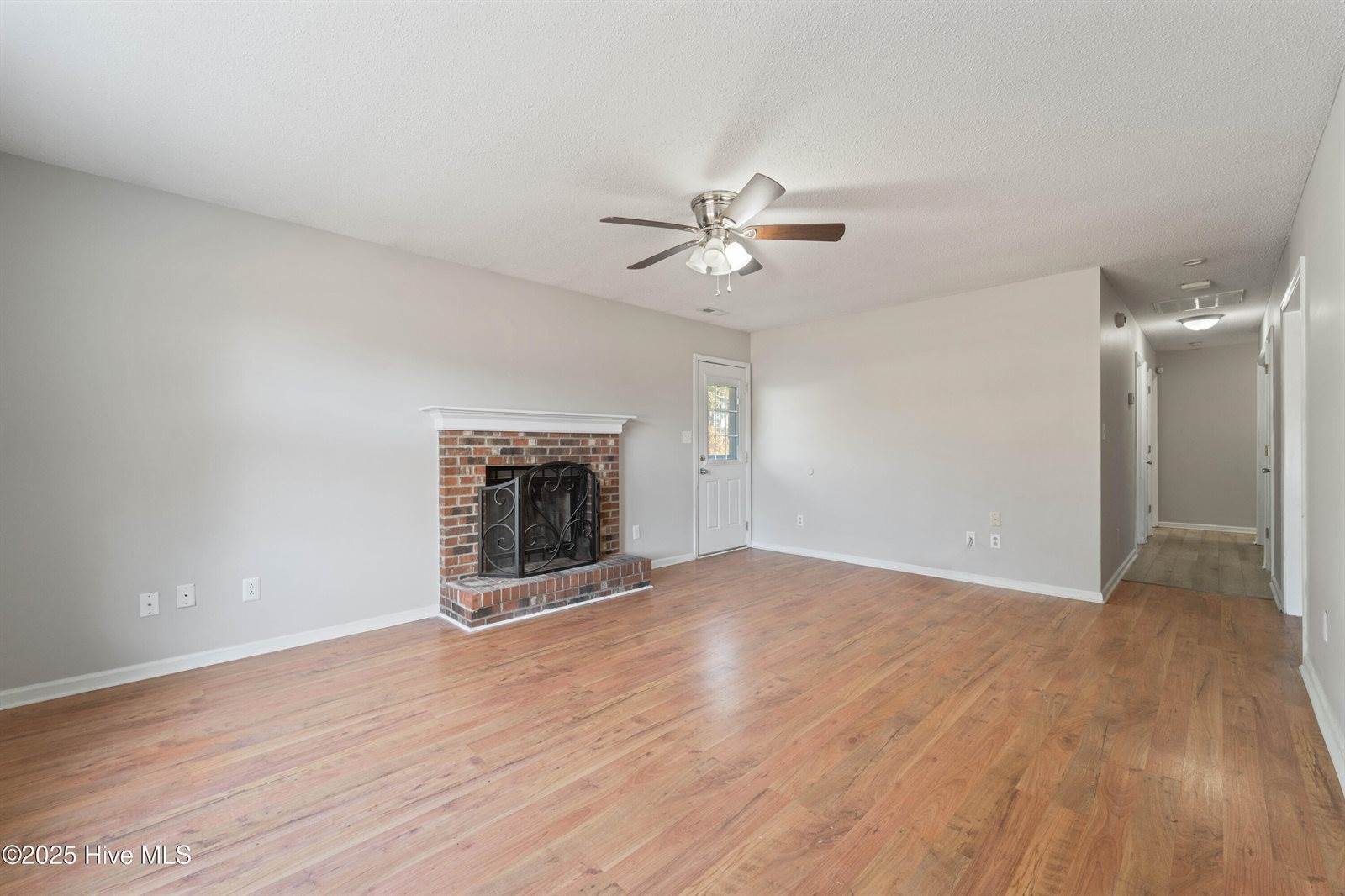 208 Blueberry Court, Hubert, NC 28539