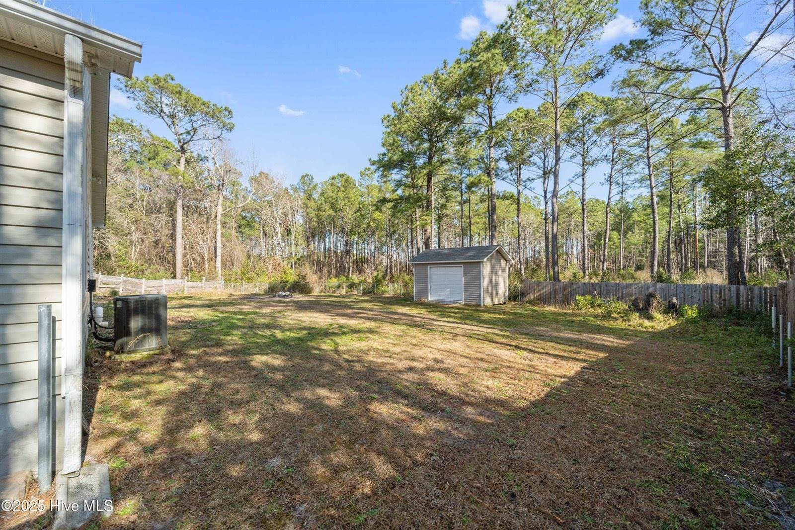 208 Blueberry Court, Hubert, NC 28539