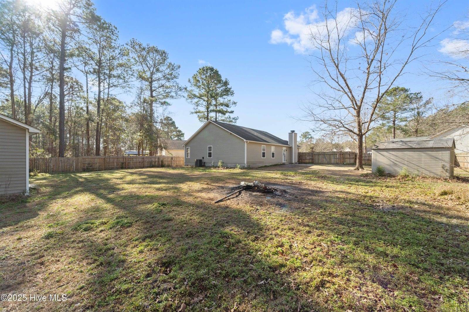 208 Blueberry Court, Hubert, NC 28539