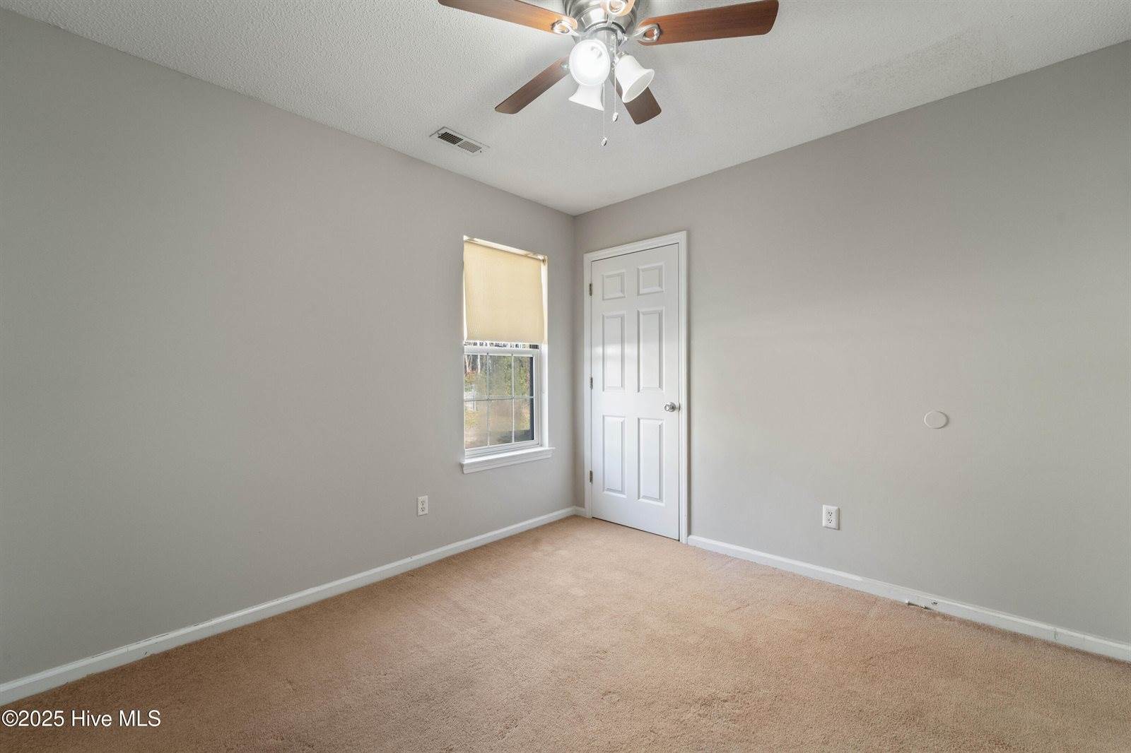 208 Blueberry Court, Hubert, NC 28539