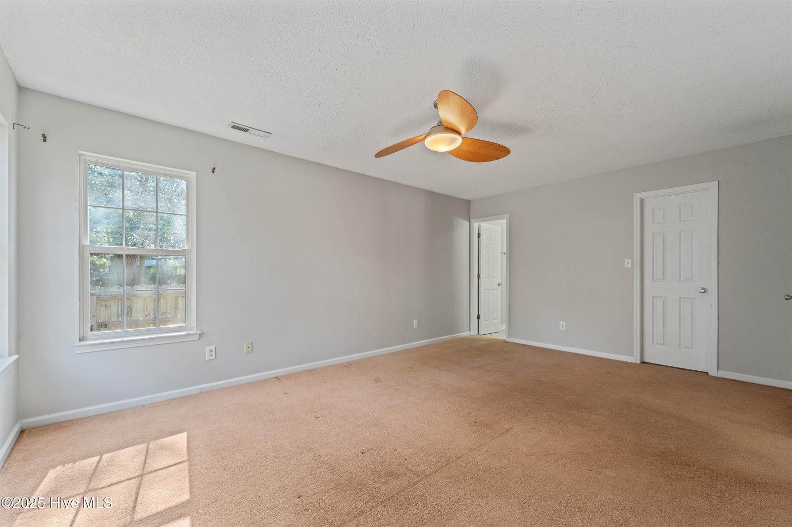 208 Blueberry Court, Hubert, NC 28539