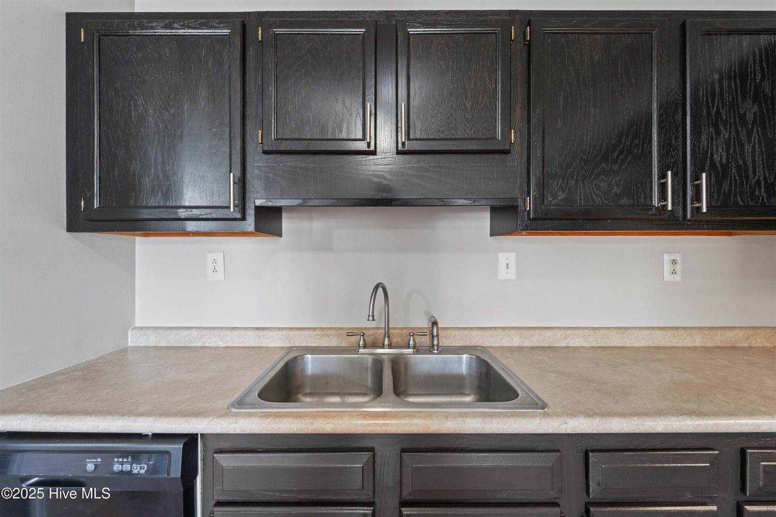 208 Blueberry Court, Hubert, NC 28539