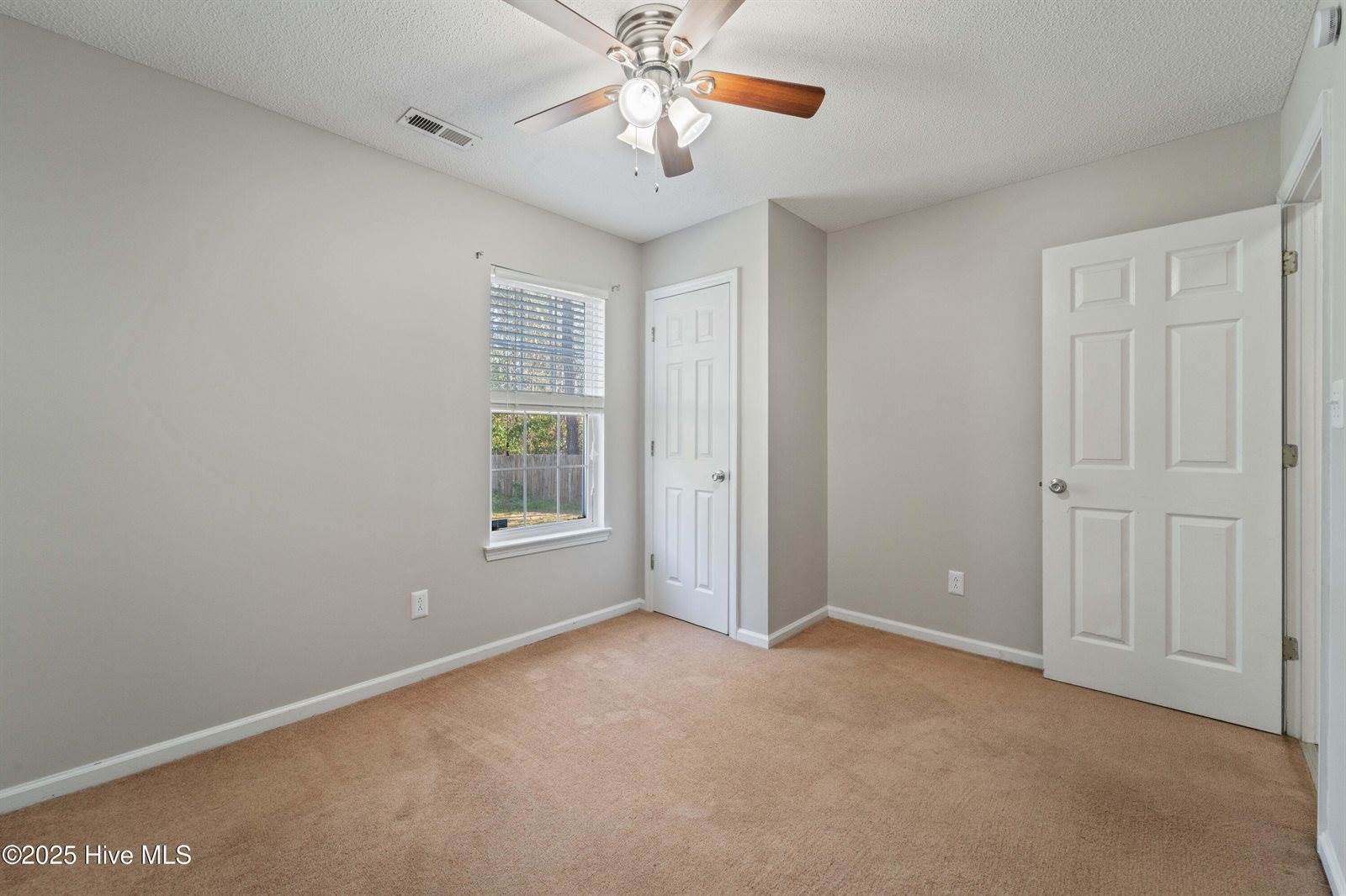 208 Blueberry Court, Hubert, NC 28539