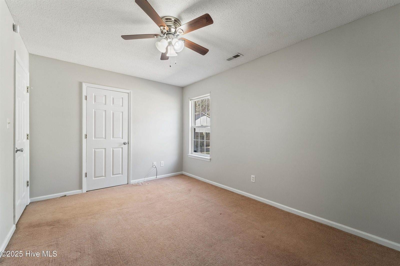 208 Blueberry Court, Hubert, NC 28539