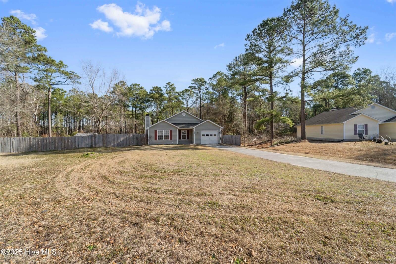 208 Blueberry Court, Hubert, NC 28539