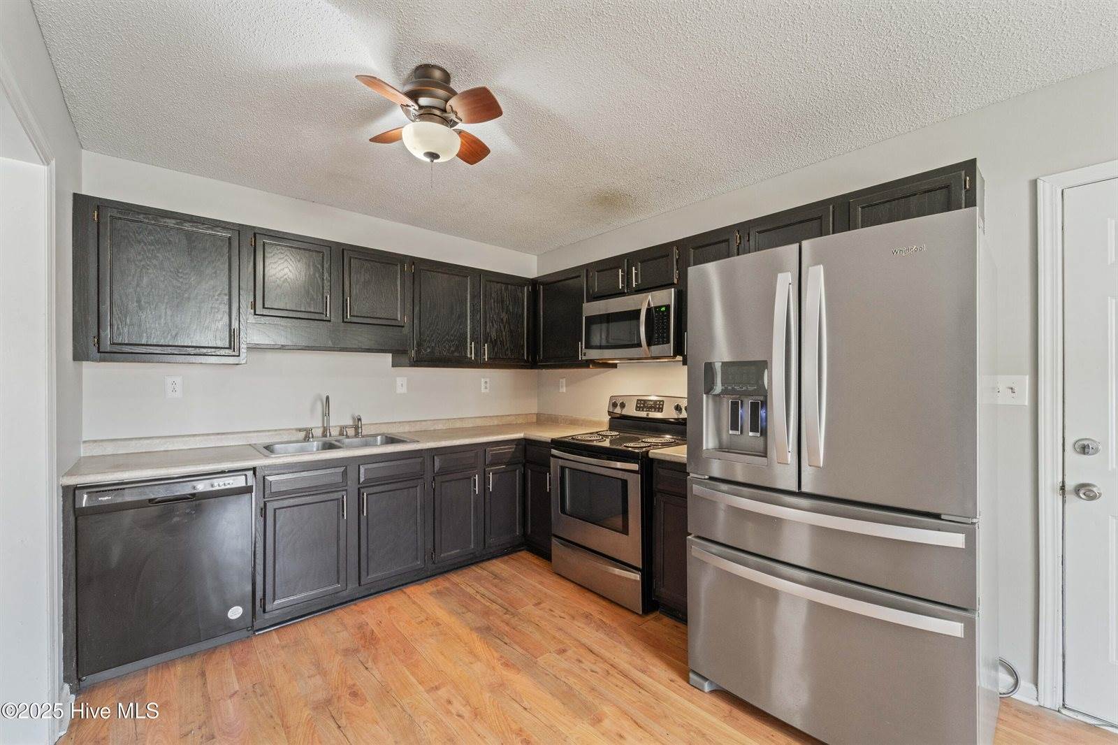 208 Blueberry Court, Hubert, NC 28539