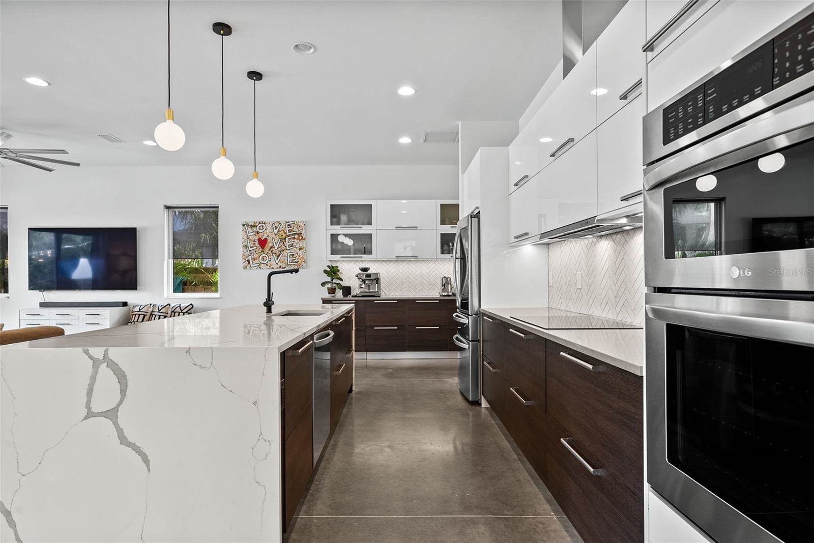 2305 Pine Terrace, Sarasota, FL 34231