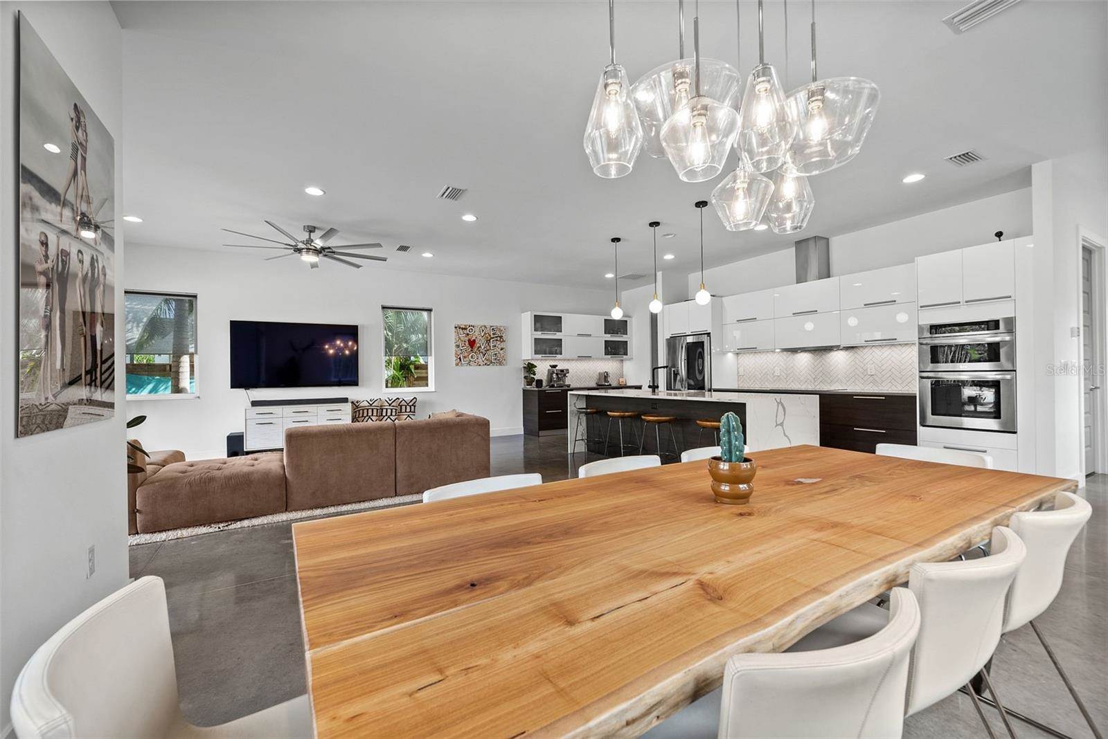 2305 Pine Terrace, Sarasota, FL 34231