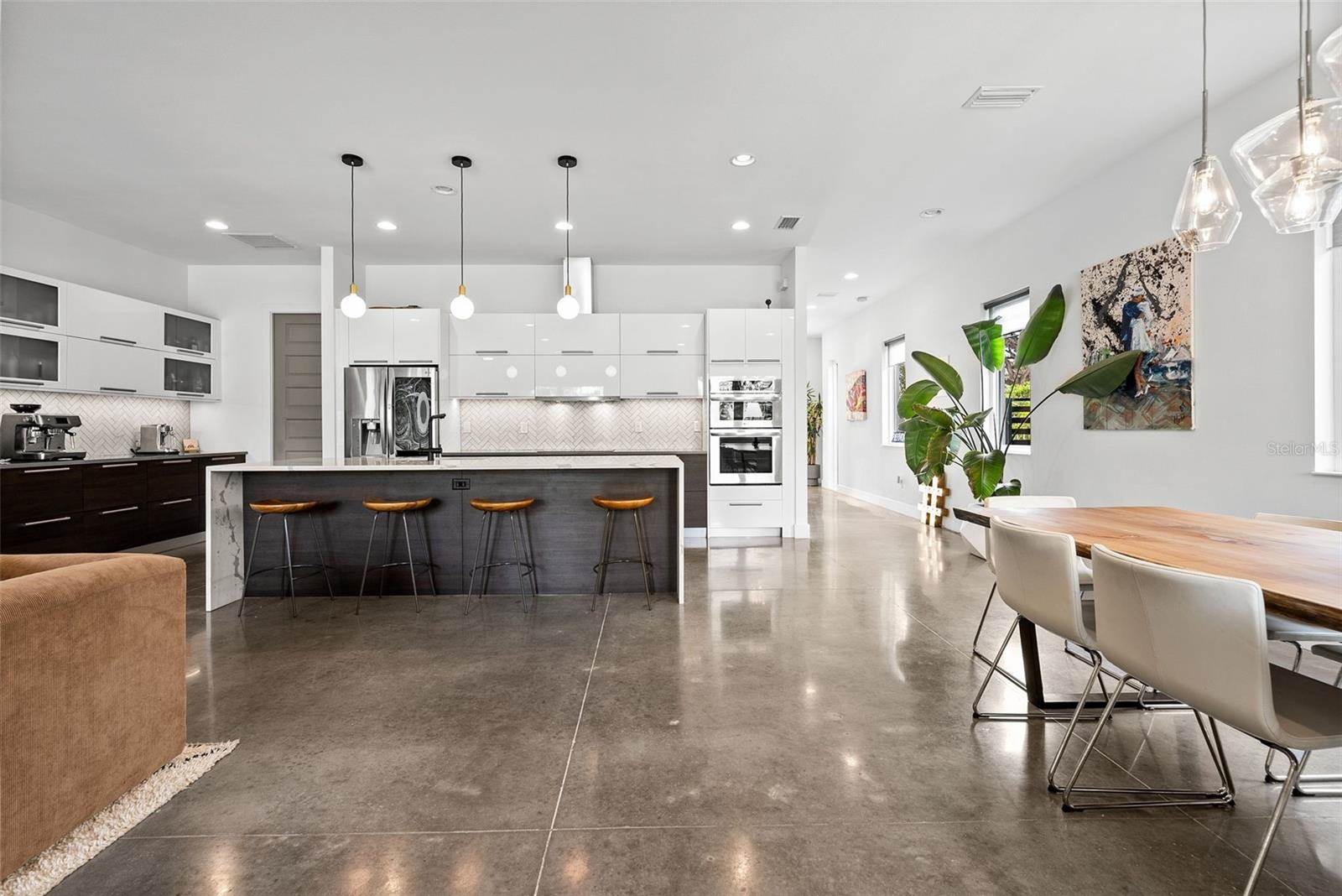 2305 Pine Terrace, Sarasota, FL 34231