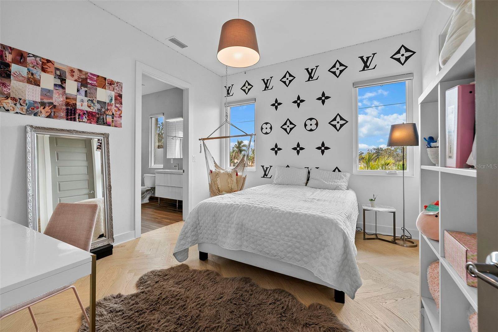 2305 Pine Terrace, Sarasota, FL 34231