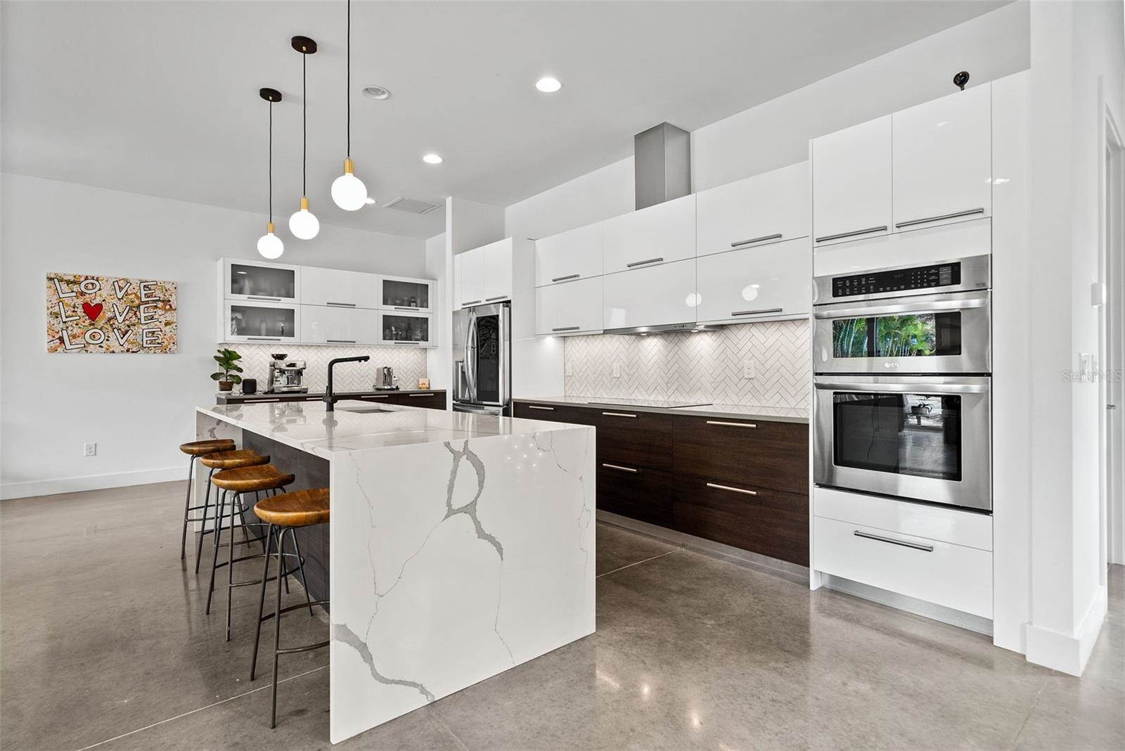 2305 Pine Terrace, Sarasota, FL 34231