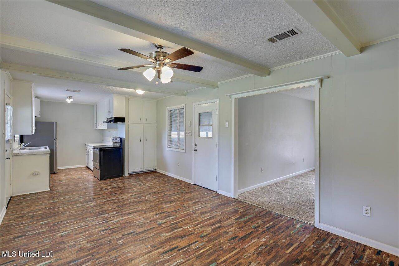 126 Mayfair Drive, Jackson, MS 39212