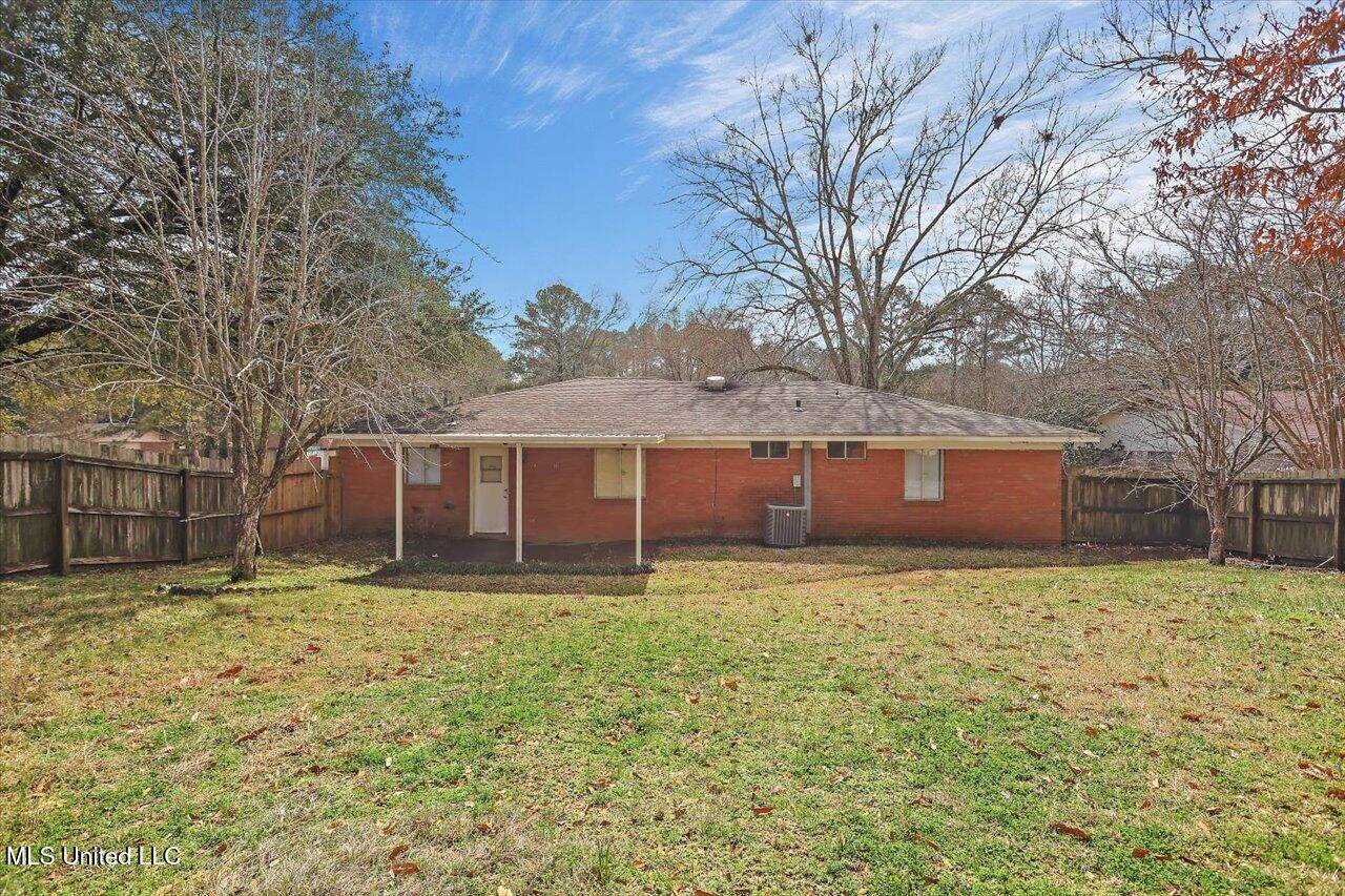 126 Mayfair Drive, Jackson, MS 39212