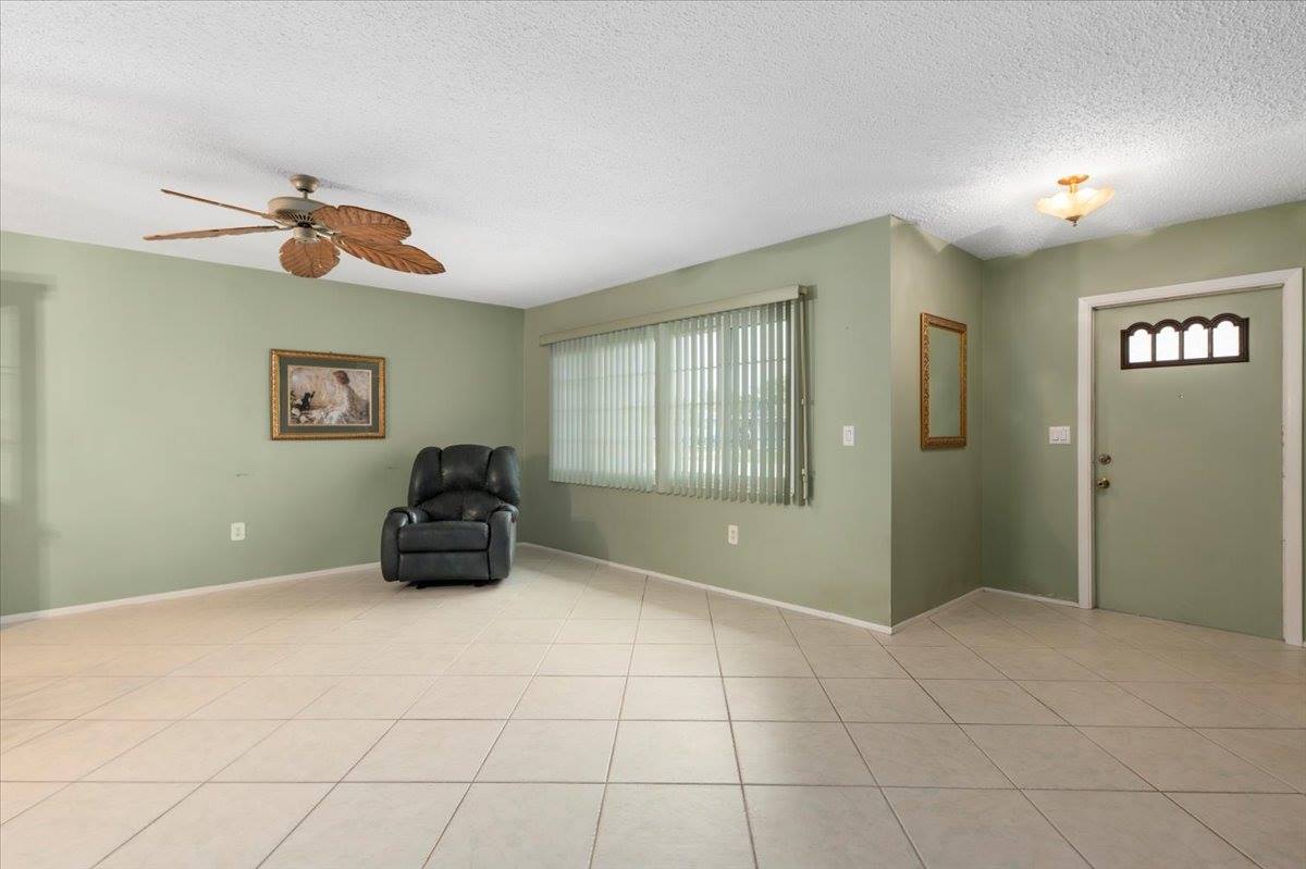 3016 Taunton Drive West, Bradenton, FL 34205