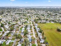 3016 Taunton Drive West, Bradenton, FL 34205