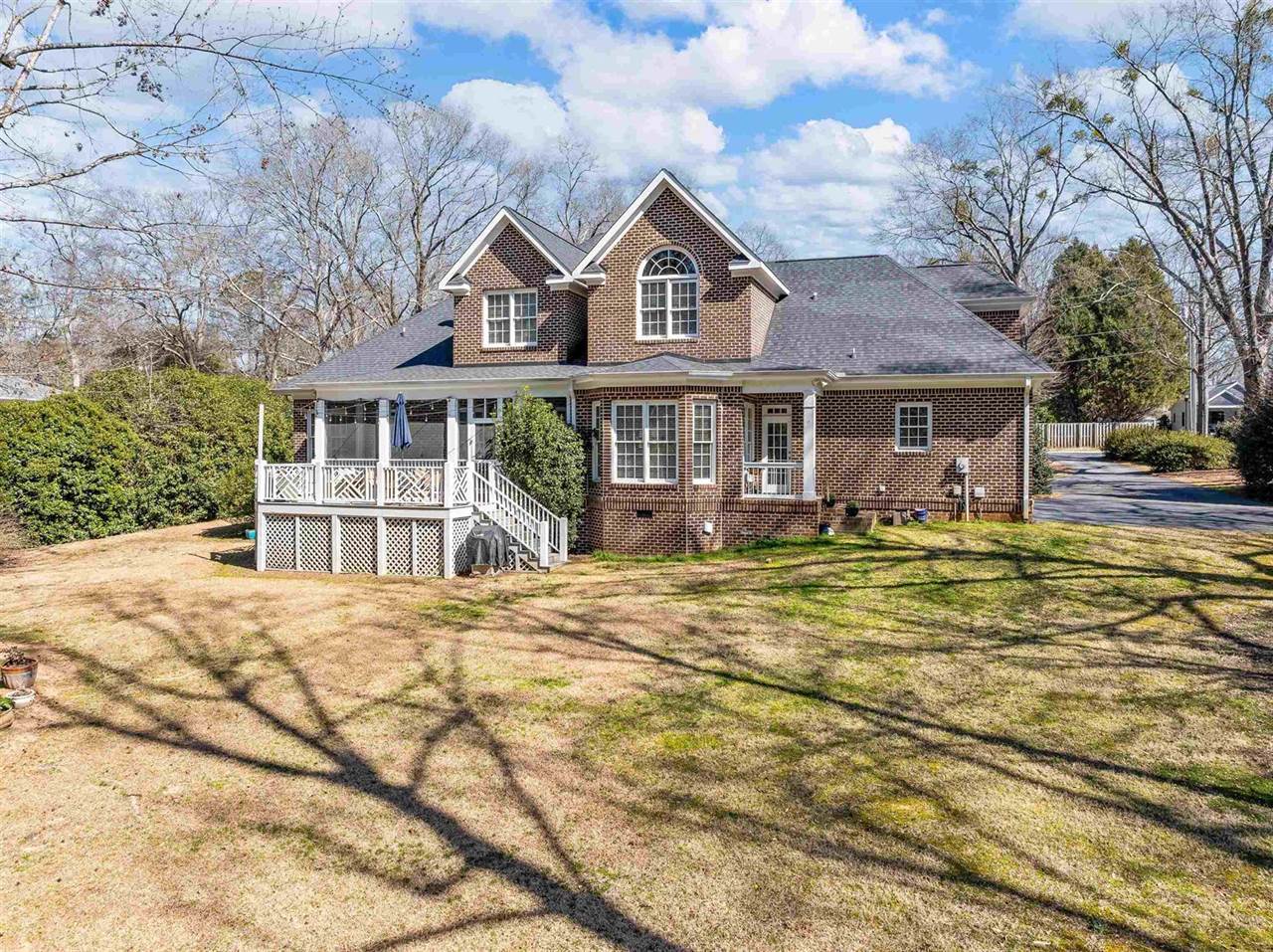 1002 Thomas, spartanburg, SC 29302