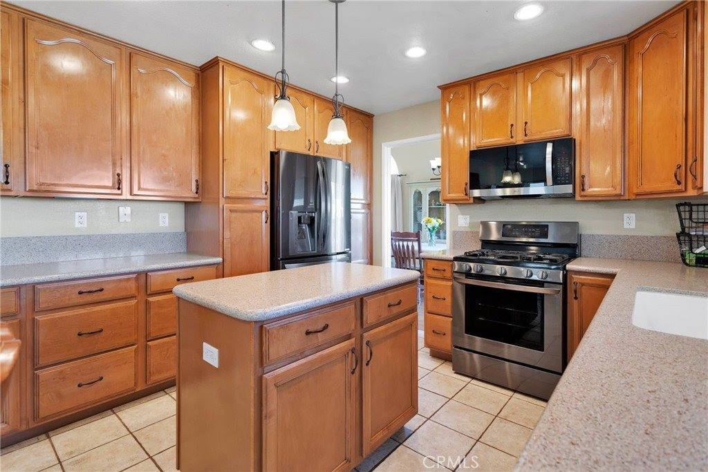 17115 Grand Mammoth Place, Victorville, CA 92394