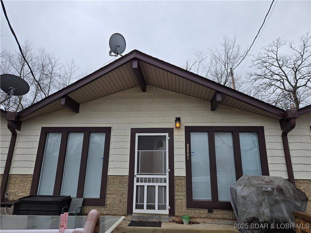 33881 Echo Road, Sunrise Beach, MO 65079