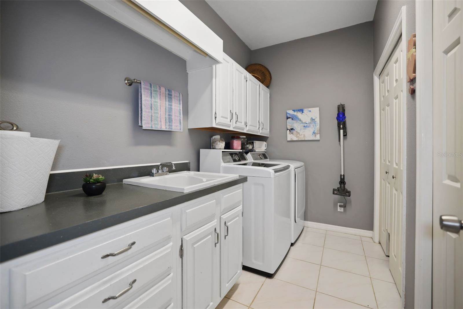 1354 Forestedge Boulevard, Oldsmar, FL 34677