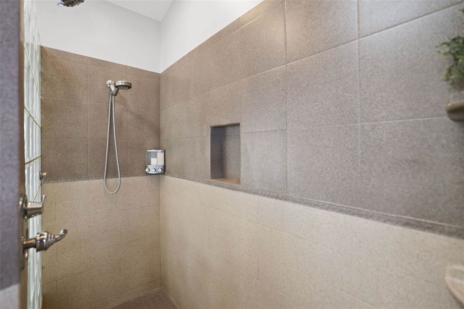 1354 Forestedge Boulevard, Oldsmar, FL 34677