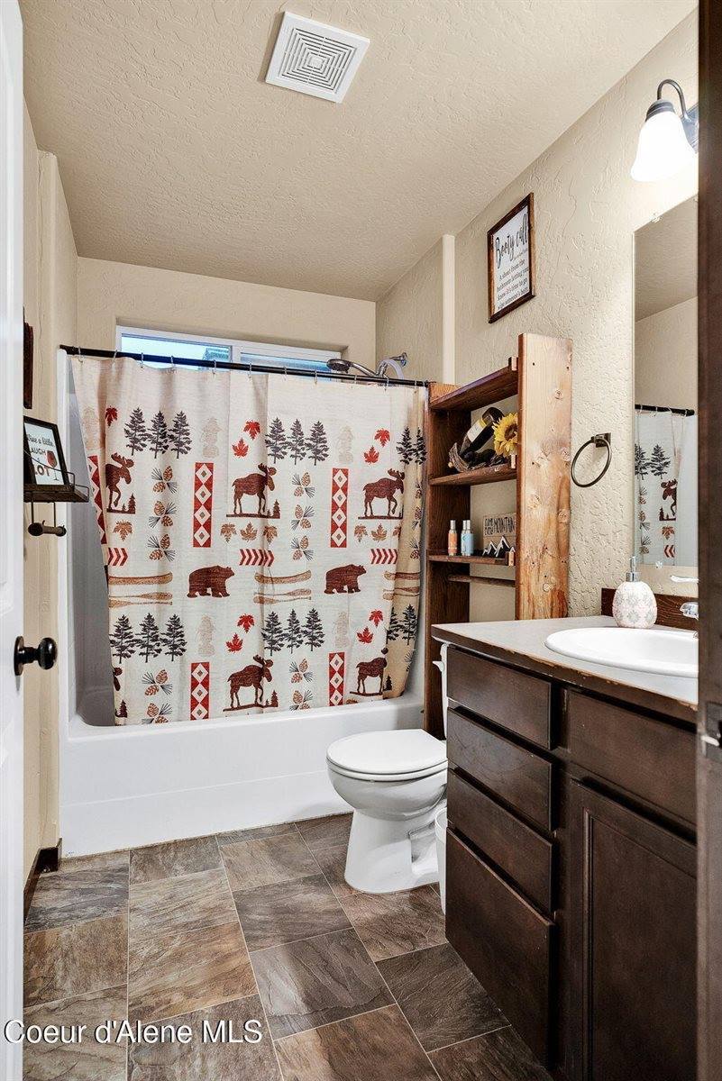 32960 North 14TH Ave, Spirit Lake, ID 83869