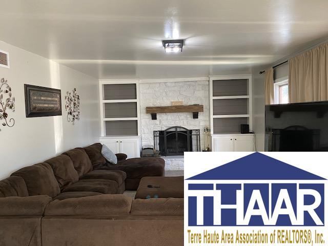 530 West Krislynn Woods Ave, West Terre Haute, IN 47885