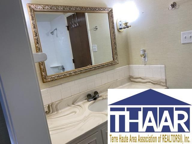 530 West Krislynn Woods Ave, West Terre Haute, IN 47885