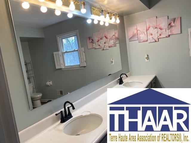 530 West Krislynn Woods Ave, West Terre Haute, IN 47885